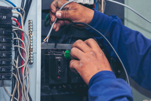 Best Circuit Breaker Repair  in Alderwood Manor, WA